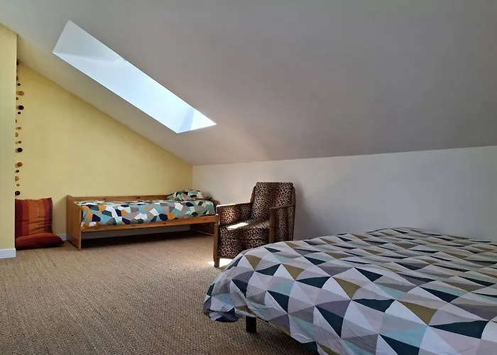 Maison Familiale 3 A 300m De La - Fr-1-788-81 *